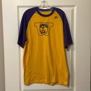 Nike University of Washington Huskies purple and gold retro T-shirt. Size XL